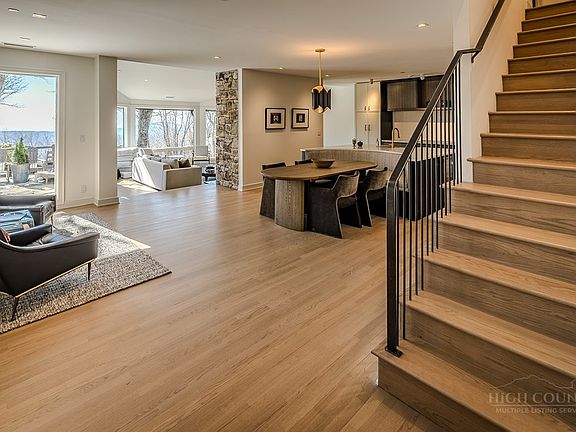 5th image of 105 Branlaire Drive #5