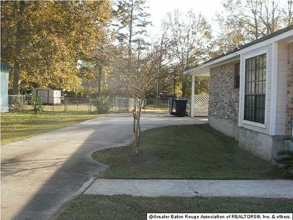 2nd image of 17054 Ashton Ave
