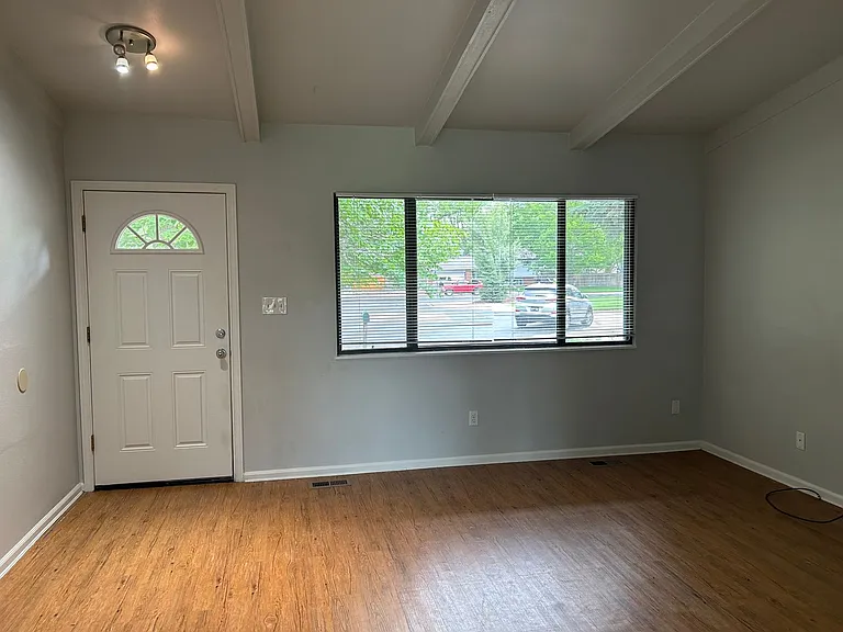 918 Boltz Ct — Photo 2