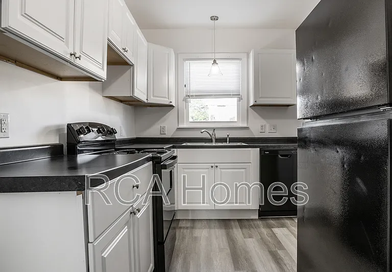 2960 N Park Ave — Photo 6