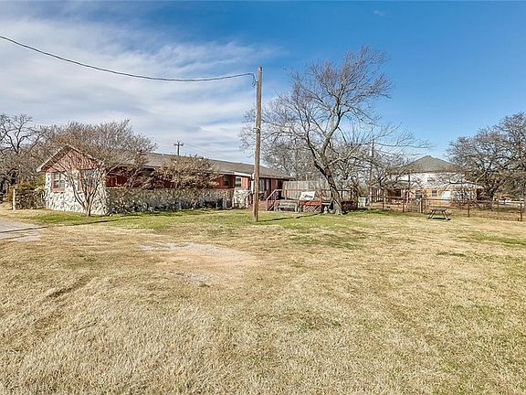 5th image of 160 Trailwood Dr