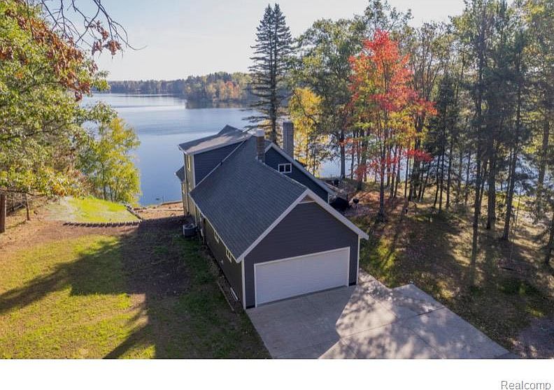1st image of 128 Pine Point Dr