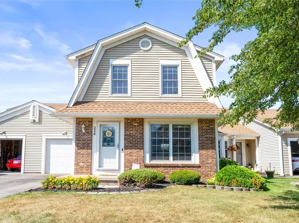 224 S Estate Dr, Webster, NY 14580