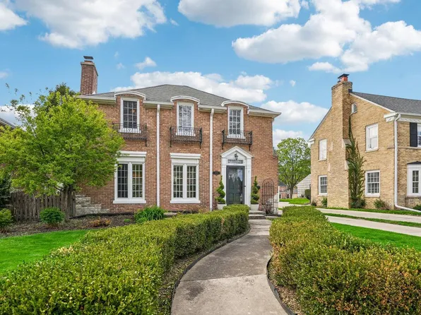 2411 N 96th STREET, Wauwatosa, WI 53226