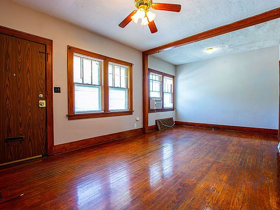 2nd image of 2202 Wirt St #3106