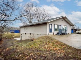 3249 Coral Rd NW, Malvern, OH 44644