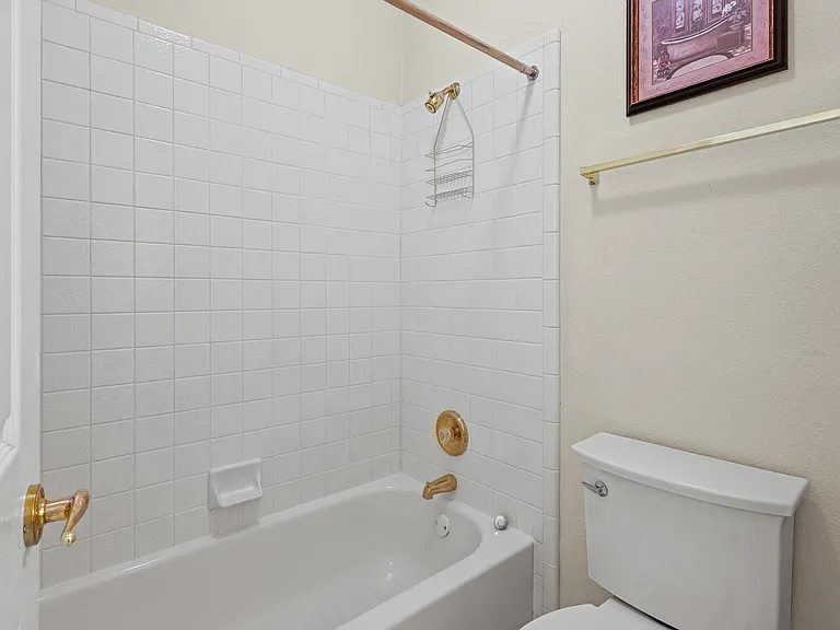 2127 Ballycastle Dr — Photo 16