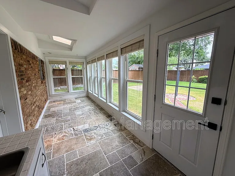 1710 Dickerson Dr — Photo 35