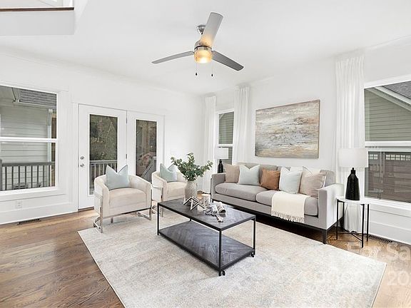 5th image of 1016 Parkwood Ave
