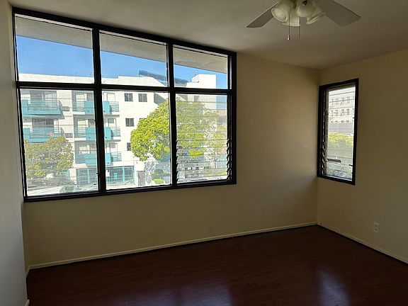 5th image of 736 S Gramercy Dr #1