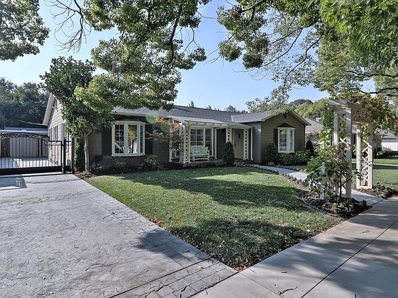 3rd image of 1047 Westwood Dr