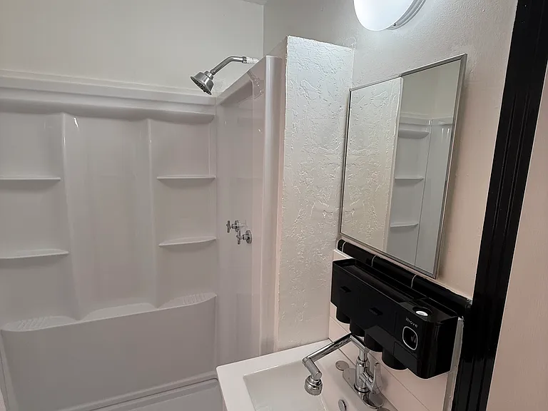 520 Sandra Ave — Photo 9