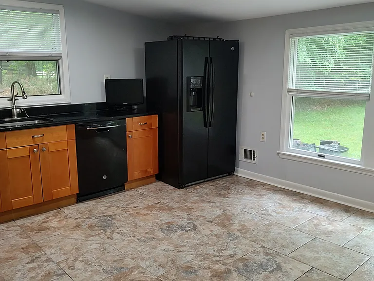 64 Washington Ave #B — Photo 5