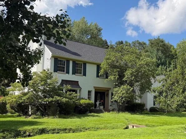 407 Valley Brook Dr, Hockessin, DE 19707