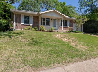 705 La Bonne Pkwy, Ballwin, MO
