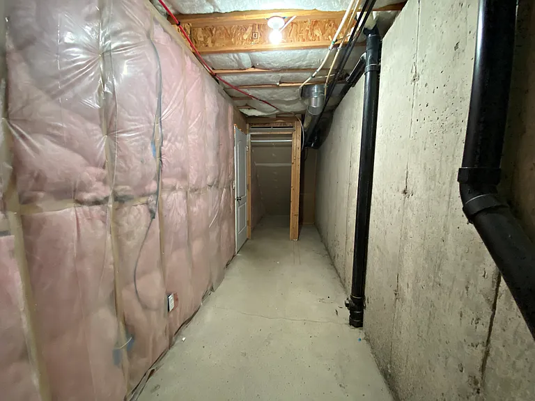 2410 E View Dr — Photo 37
