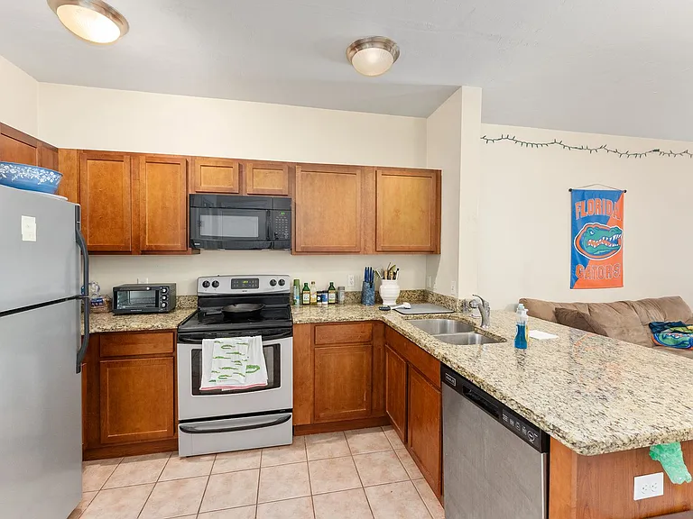 2980 SW 35th Pl #101 — Photo 3