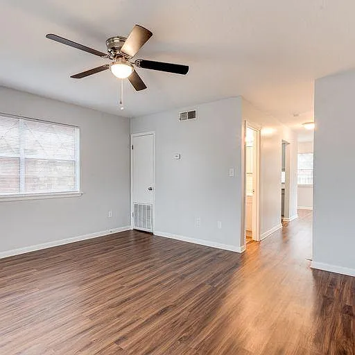 2 bed / 1.5 bath