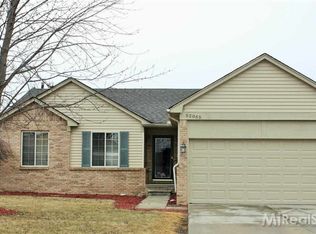 52065 Hickory Dr, Chesterfield, MI