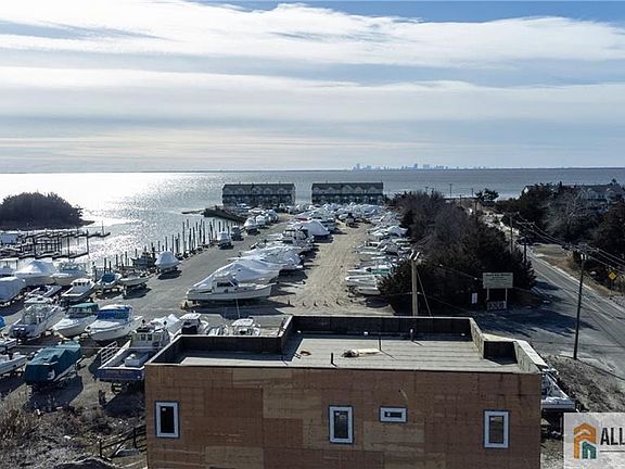 5th image of 1427 Radio Rd