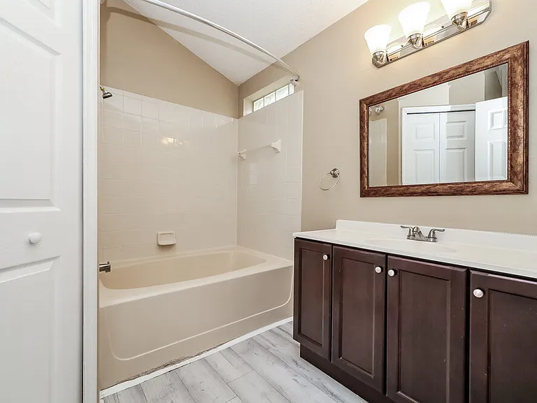 6719 Summer Cove Dr — Photo 15