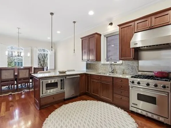 956 N Racine Ave #Townhouse, Chicago, IL 60642