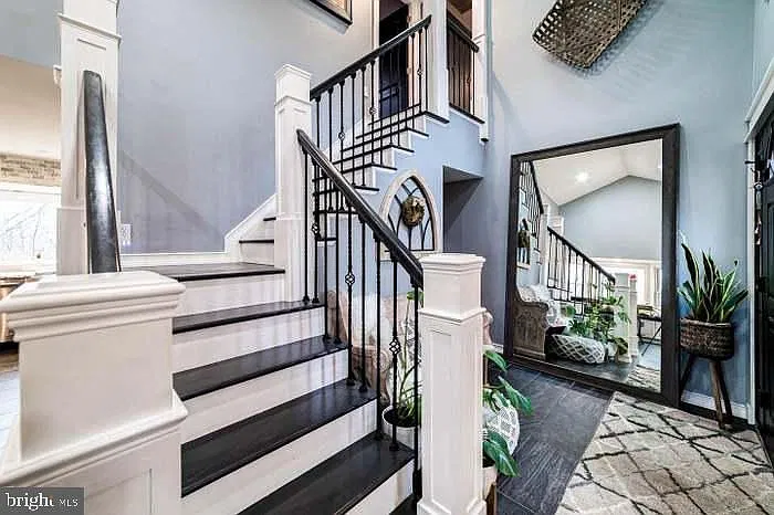 5 bed, 3.5 bath, 2899 sqft, $4,250 — Photo 3