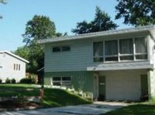 1121 Fern Ave, St Charles, IL