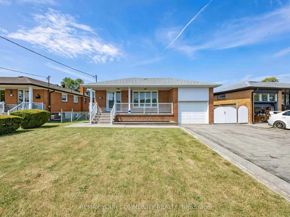 20 Linthurst Ave, Toronto, ON M3M 1P2