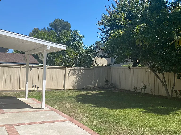 26162 Roscommon Ct — Photo 15