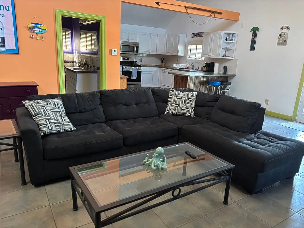 3 bed, 1.0 bath, 1128 sqft, $1,850 — Photo 4
