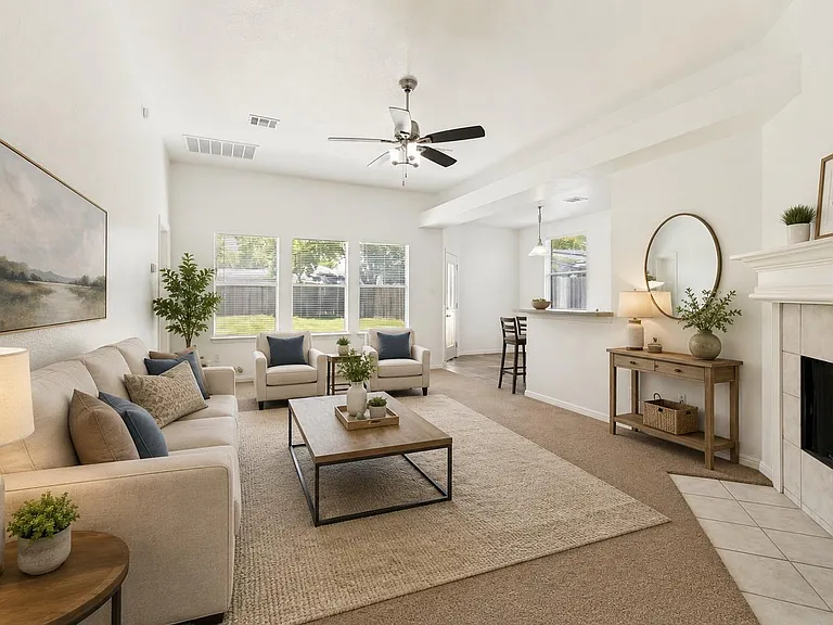 1110 Chase Park Dr — Photo 2