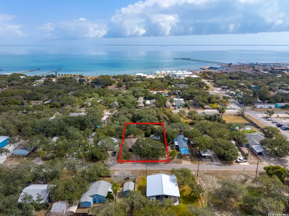 514 N Sixth, Fulton, TX 78358