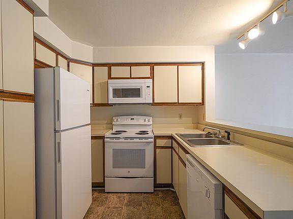 4th image of 1440 Seneca Dr APT H