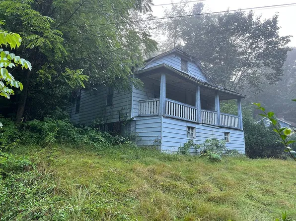 105 Daisytown Rd, Daisytown, PA 15427