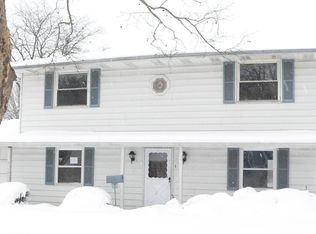 34 Tweed Rd, Levittown, PA 19056