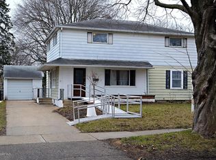 941 10th Ave NE, Rochester, MN 55906