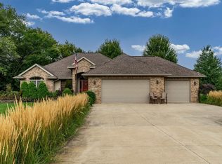 102 Park View Cir, Denver, IA 50622