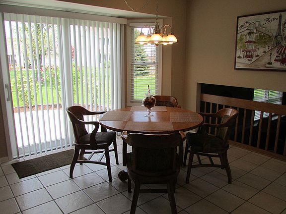 4th image of 7384 Countryshire Ln