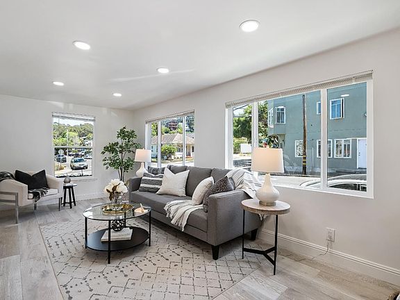 3rd image of 200 Mariposa St