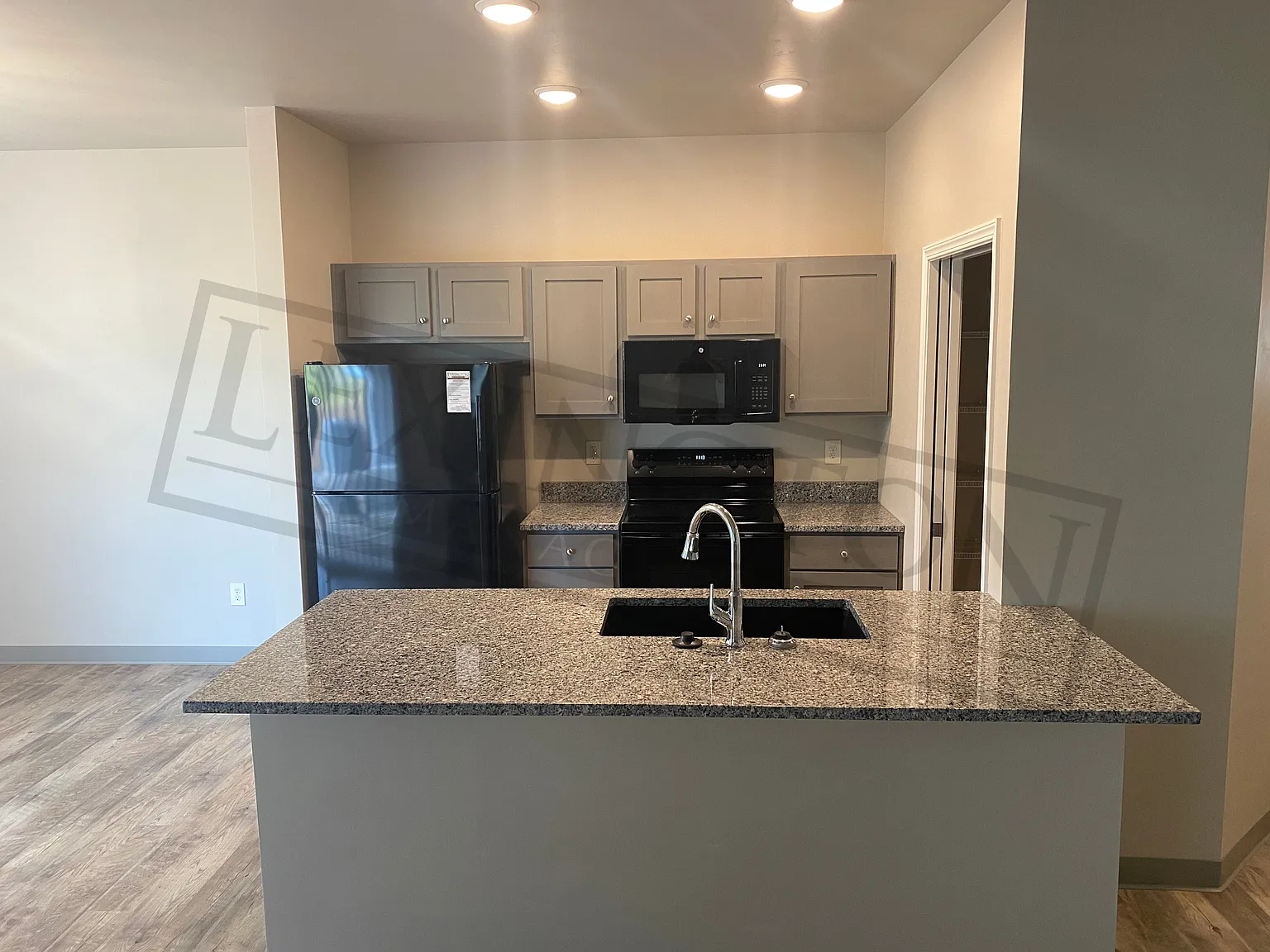3 bed, 3.5 bath, 1794 sqft, $2,050 — Photo 4