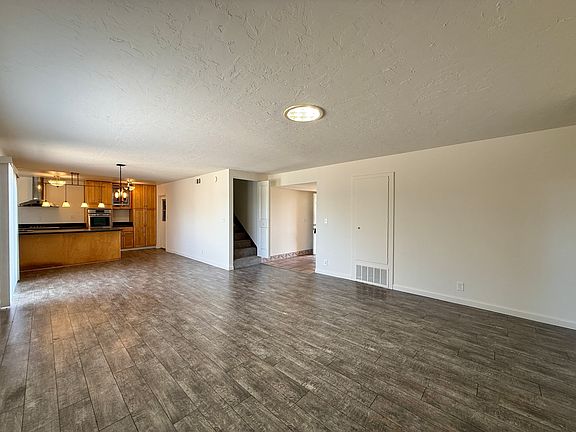 3rd image of 960 Nolbey St