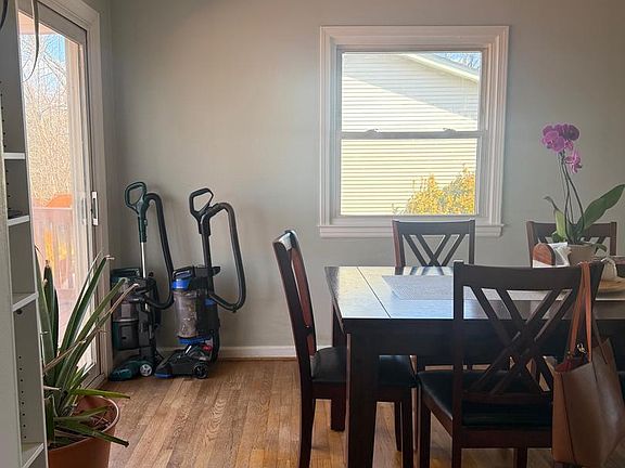 3rd image of 801 S Hoga St