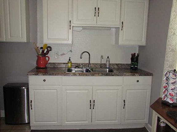 4th image of 2151 Oakland Ave