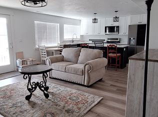 704 N Bennedict Dr, Saratoga Springs, UT 84045