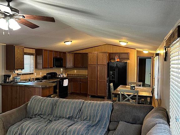 5th image of 40 Pine Cone Ln #40