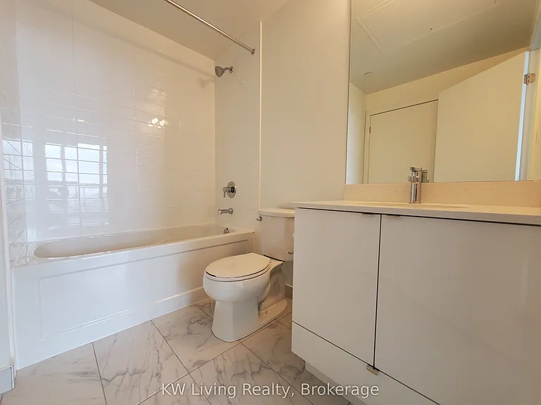 49 E Liberty St #1105 — Photo 8
