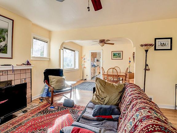 4th image of 1572 E Bryan Ave