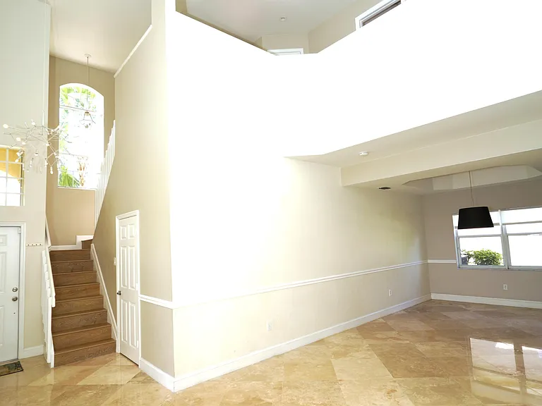 16600 Sapphire Mnr — Photo 2
