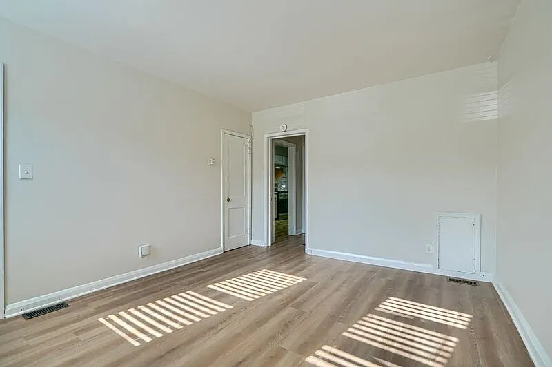 2 bed, 1.0 bath, 900 sqft, $1,500 — Photo 4